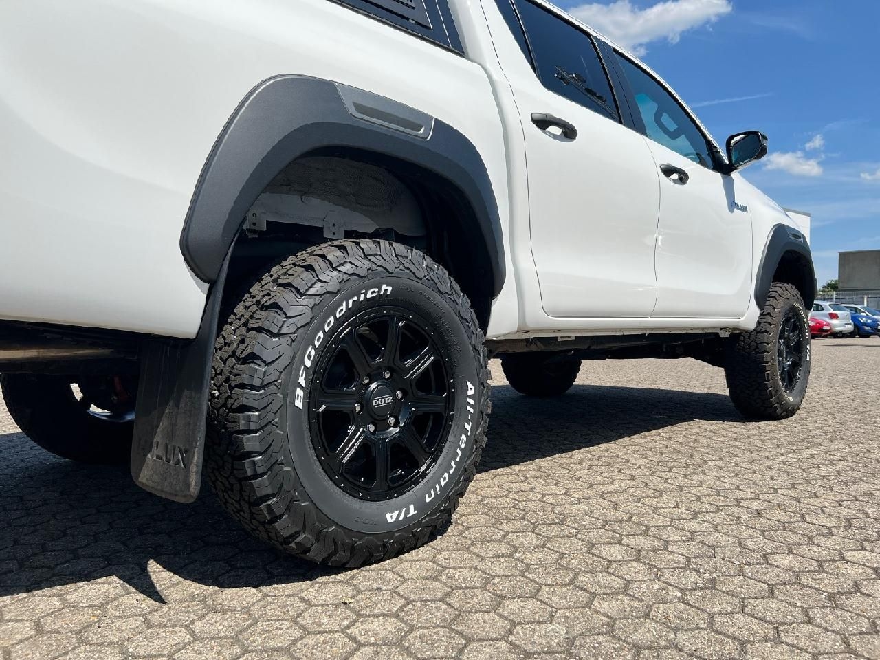 Fahrzeugabbildung Toyota Hilux Double Cab Style 4x4