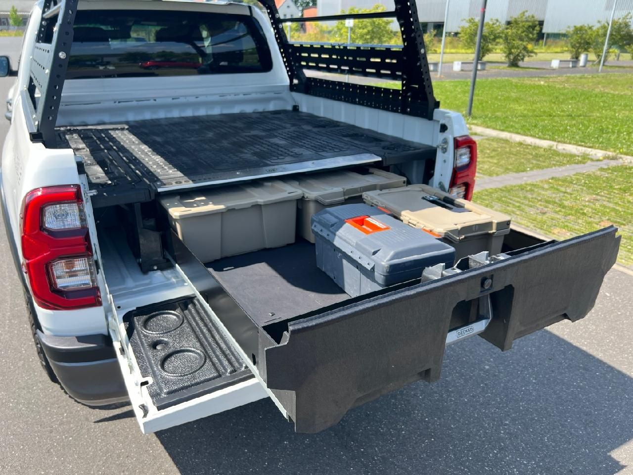 Fahrzeugabbildung Toyota Hilux Double Cab Style 4x4