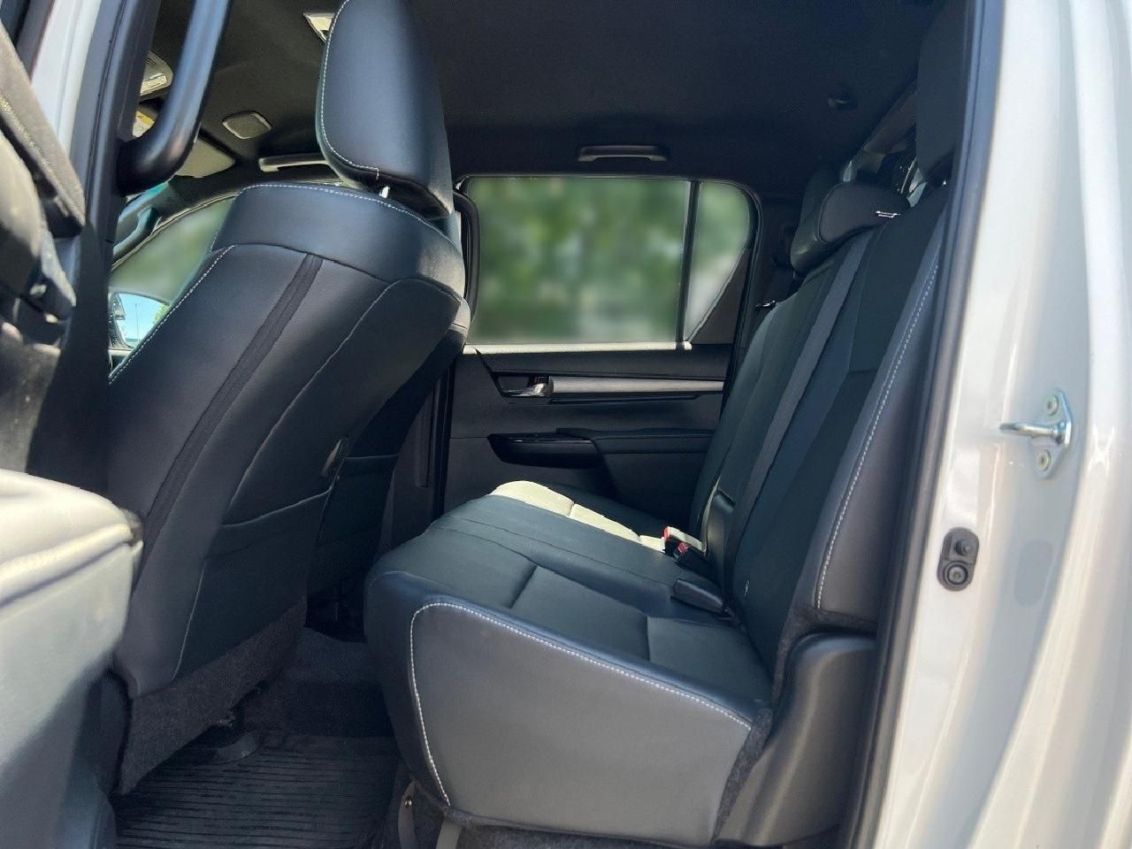 Fahrzeugabbildung Toyota Hilux Double Cab Style 4x4