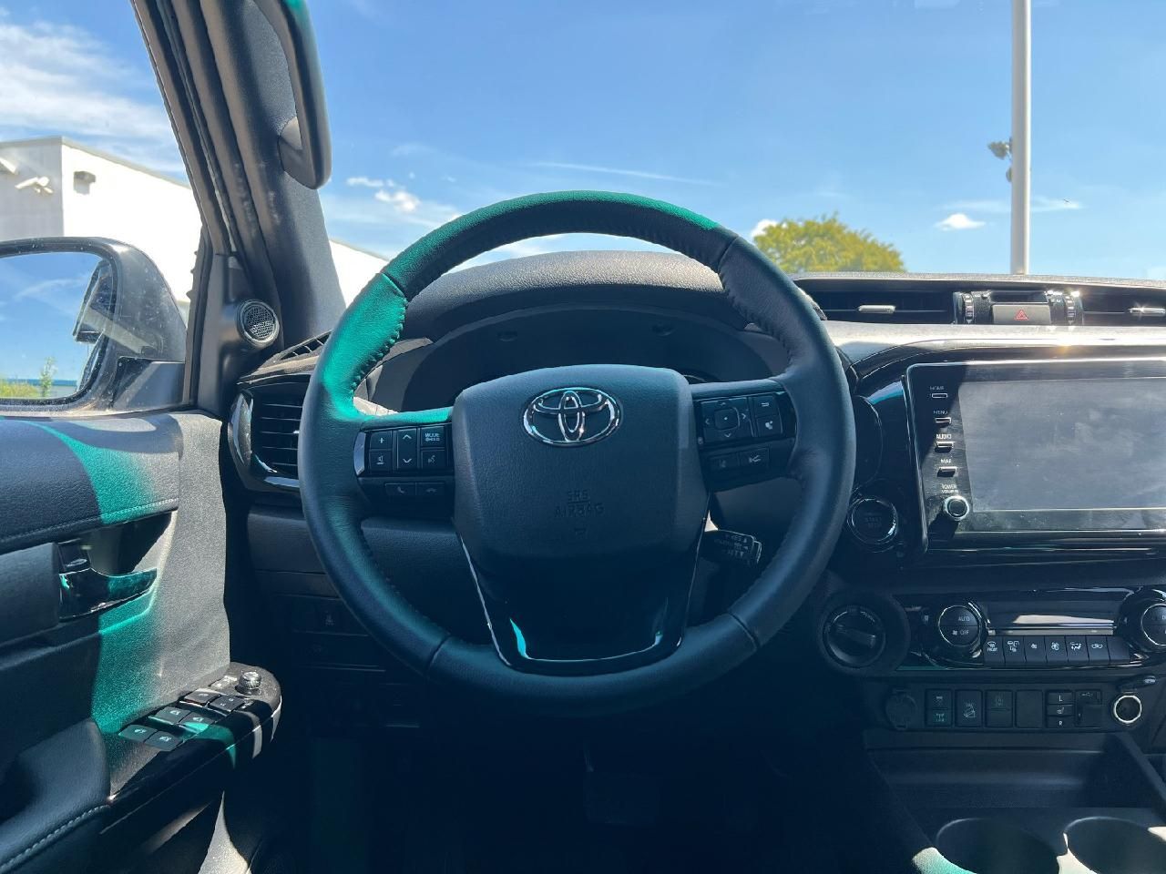 Fahrzeugabbildung Toyota Hilux Double Cab Style 4x4