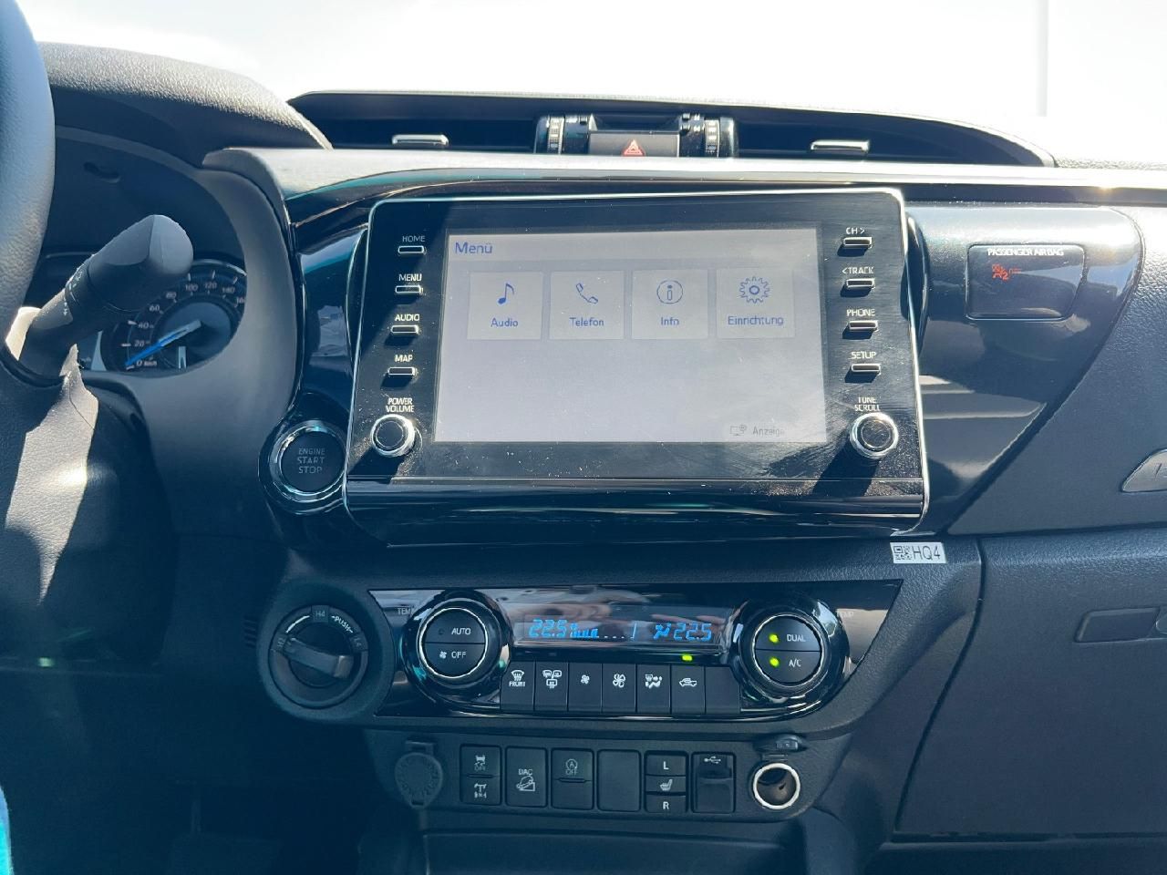 Fahrzeugabbildung Toyota Hilux Double Cab Style 4x4