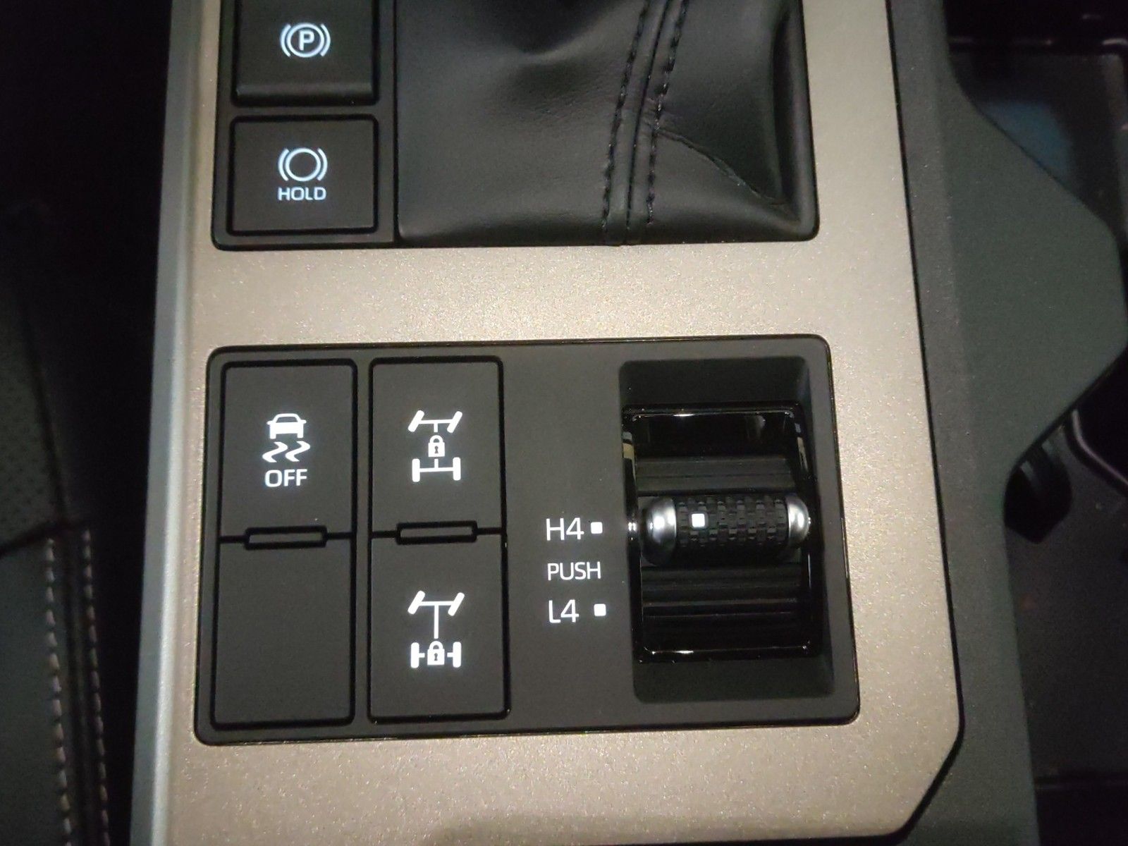 Fahrzeugabbildung Toyota Land Cruiser 2.8 Executive 250 4x4 Offroad-Umbau