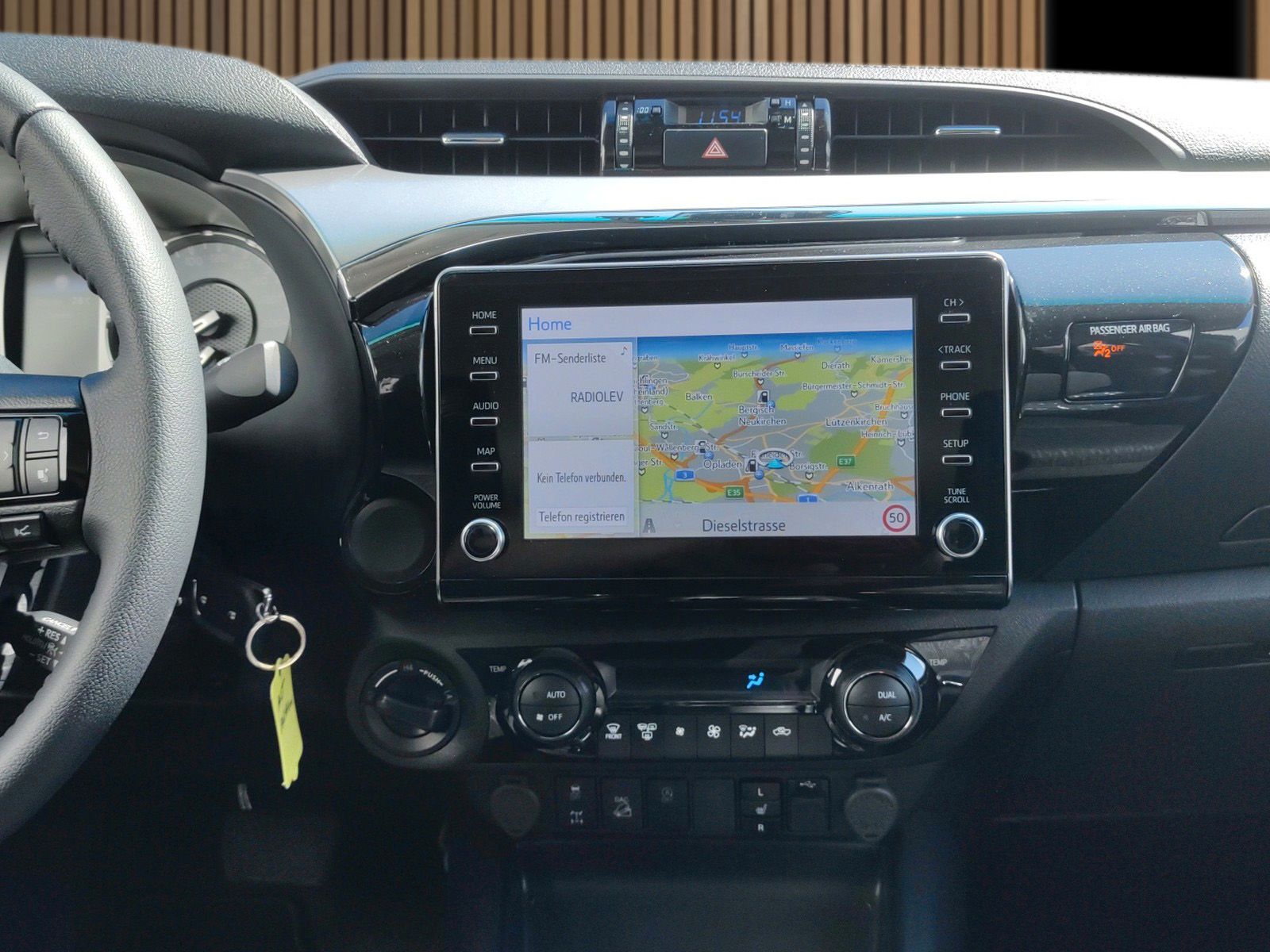 Fahrzeugabbildung Toyota Hilux Double Cab 2.8 Comfort 4x4 Automatik