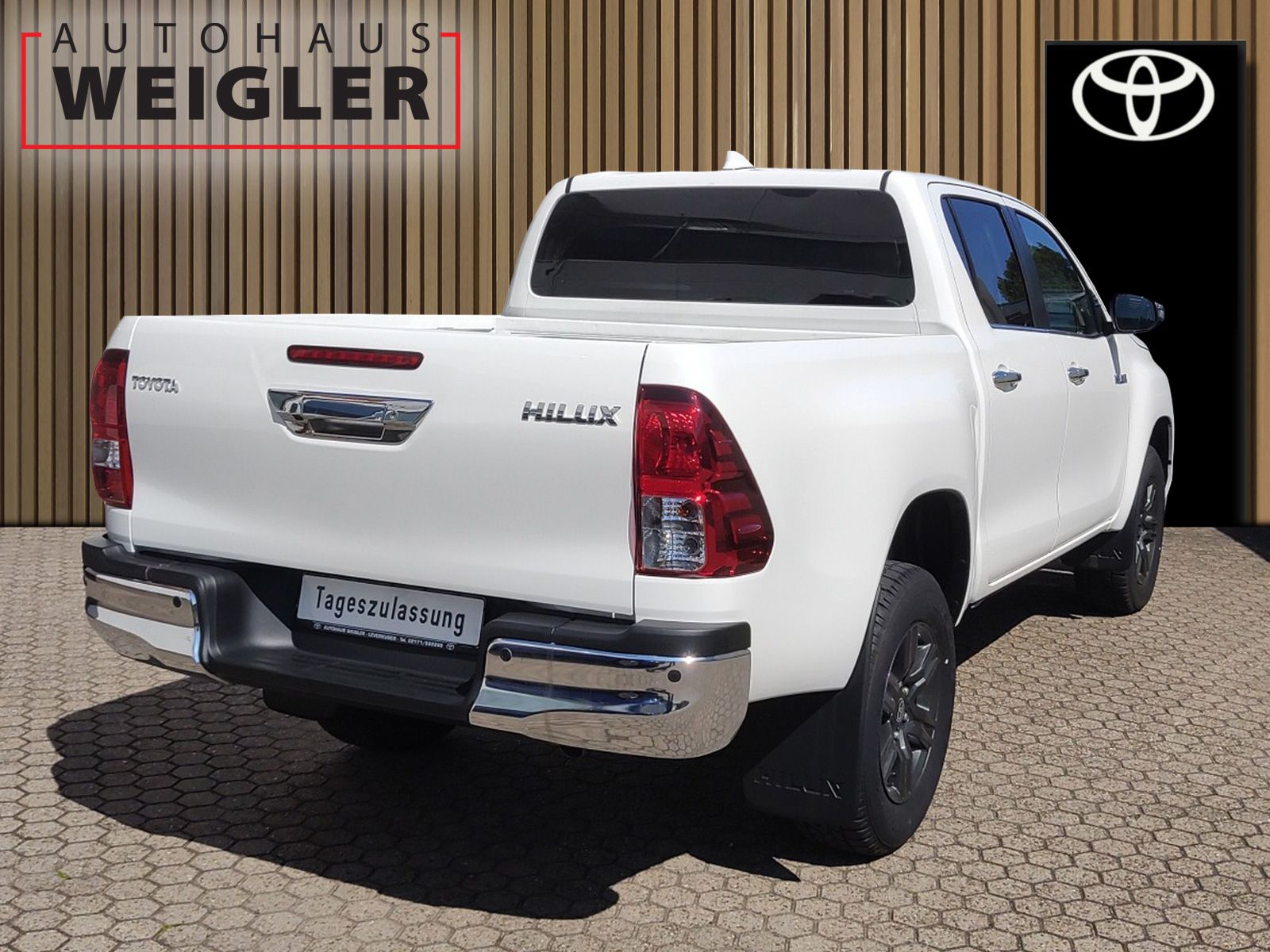 Fahrzeugabbildung Toyota Hilux Double Cab 2.8 Comfort 4x4 Automatik