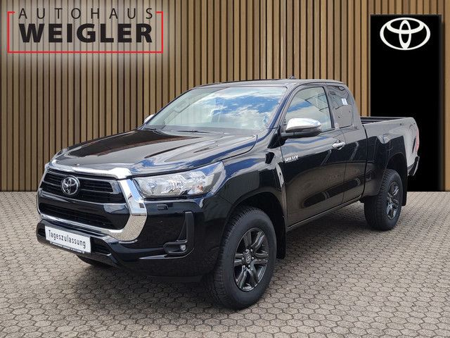 Toyota Hilux Extra Cab 2.4 Comfort 4x4 Automatik