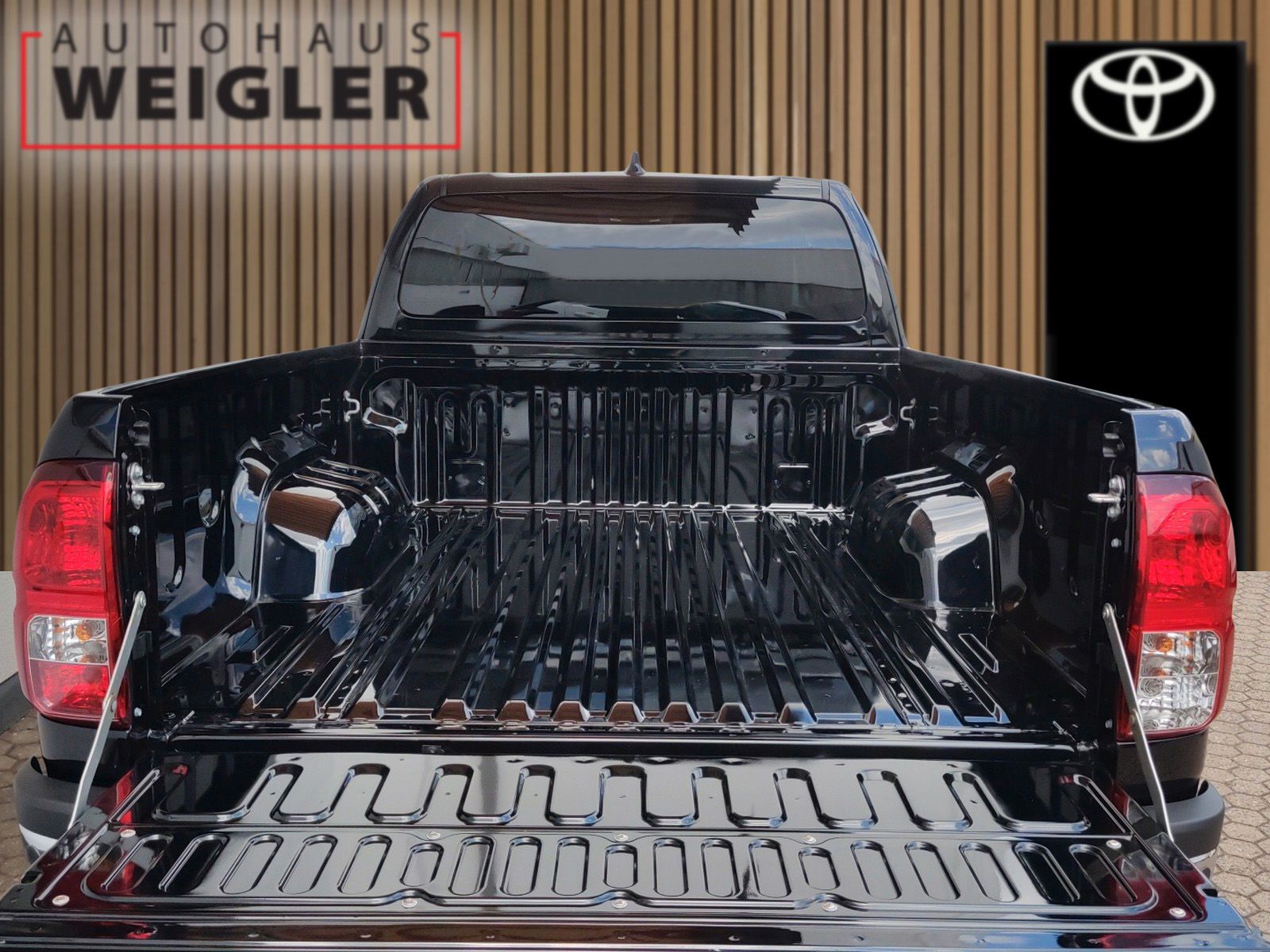 Fahrzeugabbildung Toyota Hilux Extra Cab 2.4 Comfort 4x4 Automatik