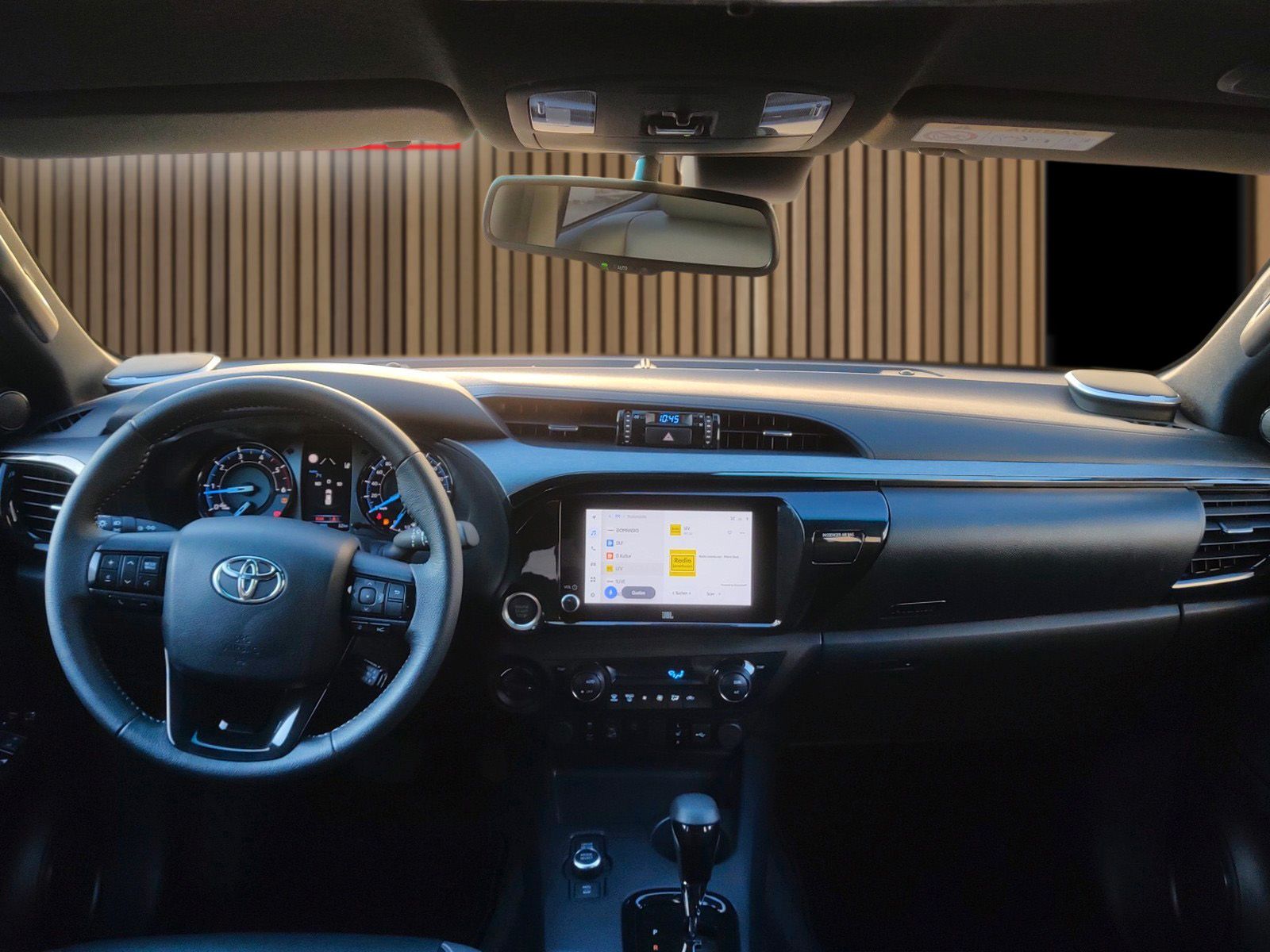 Fahrzeugabbildung Toyota Hilux Double Cab 2.8 Aut. Invincible Kein-EU-Fzg