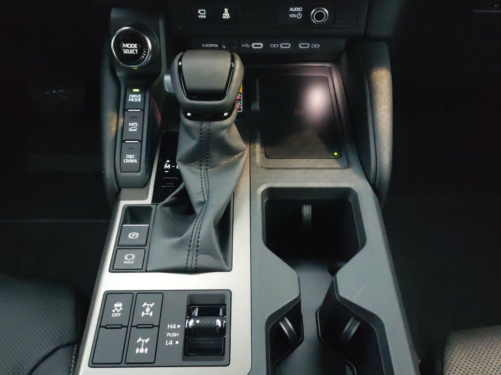 Fahrzeugabbildung Toyota Land Cruiser 2,8 D-4D 151 kW Executive Mild Hy